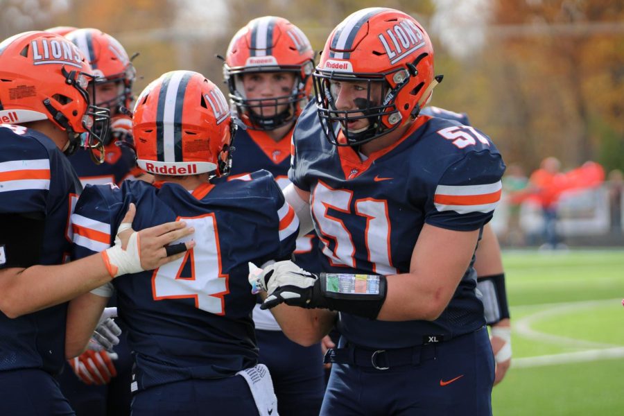 Lion+Football+Advances+to+Round+2+after+a+36-7+victory+over+Geneseo